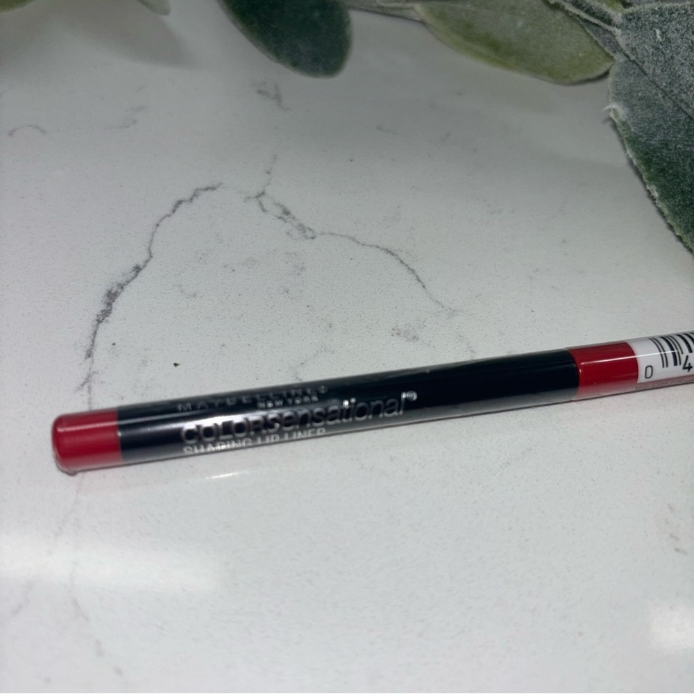 Maybelline New York Color Sensational Shaping Lip Liner - 145 Very Cherry - Picture 2 of 5